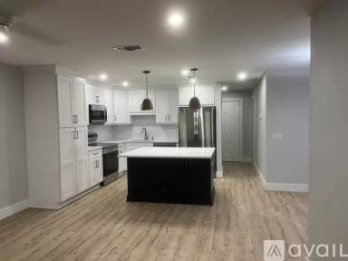 Main picture of 662 Yardarm Dr