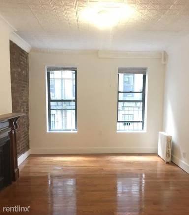 Main picture of 212-18 E 89th St