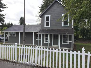 Main picture of 308 E Pioneer St