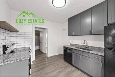 Main picture of 4225 W 49th St