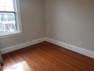 Main picture of 60 College Ave