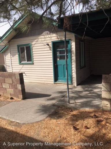 Main picture of 103 SW Roosevelt Ave