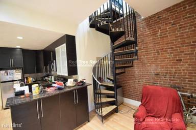 Main picture of 1209 Beacon St