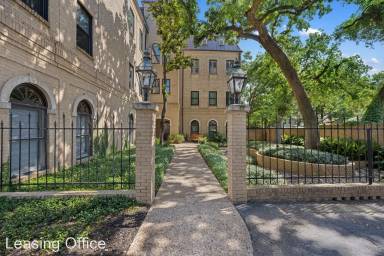 Main picture of 1502 W 5th St