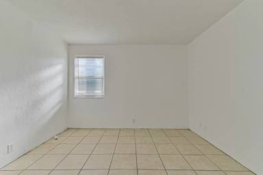 Main picture of 5018 S Ridgewood Ave