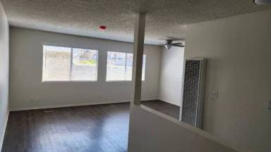 Main picture of 663 W 5th St