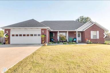 Main picture of 3206 Stonegate Dr
