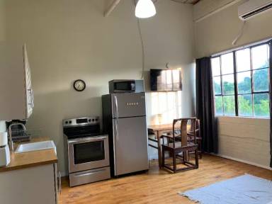 Main picture of 1415 Kemper St