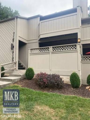 Main picture of 7123 Pine Ct