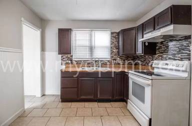 Main picture of 3008 Seward St