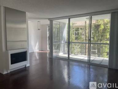 Main picture of 125 N Barrington Ave