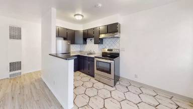 Main picture of 218 3rd St