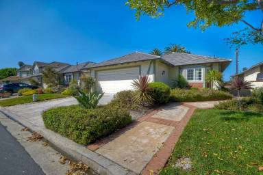 Main picture of 1751 Rue de la Mer