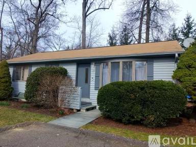 Main picture of 25 Oakview Cir