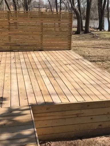 Main picture of 895 S Lake Rd