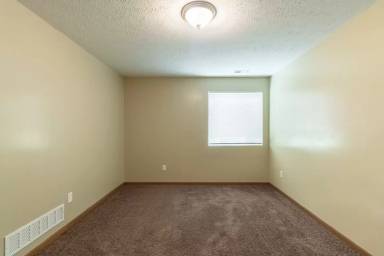 Main picture of 2833 W Rose St