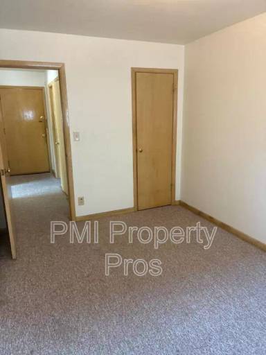 Main picture of 5624 W Burleigh St