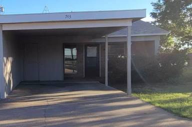Main picture of 718 Chaparral Cir
