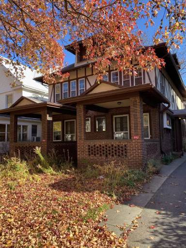 Main picture of 442 Maplewood Ave