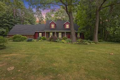 Main picture of 3310 Lake Dr