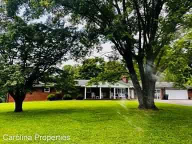 Main picture of 734 S Recreation Rd