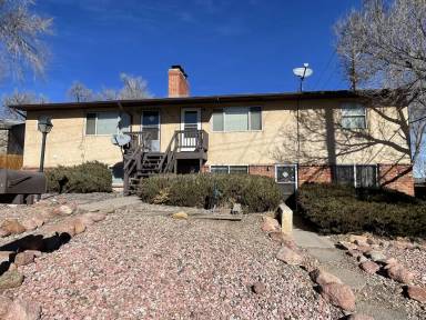 Main picture of 670 W Van Buren St
