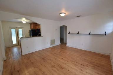 Main picture of 52 W Esther St