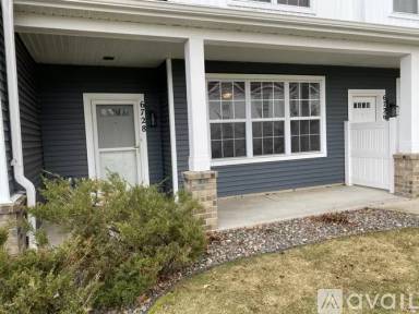 Main picture of 6708-6715 Narcissus Ln N