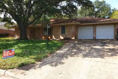 Main picture of 7506 Barcelona Dr