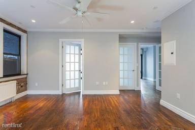 Main picture of 3 Clinton St