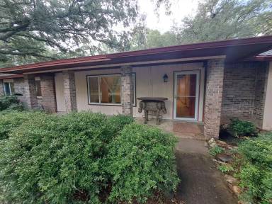 Main picture of 101 Duke Dr