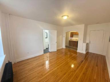 Main picture of 366 4th Ave