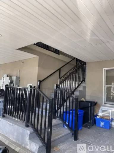 Main picture of 104 N Broadway