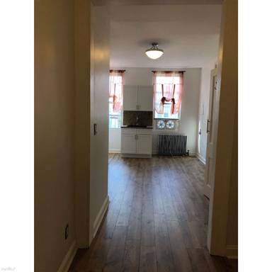 Main picture of 166 India St