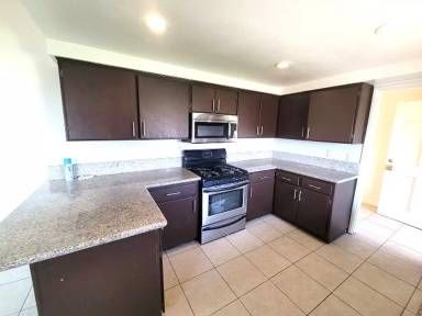 Main picture of 25398 Eureka St