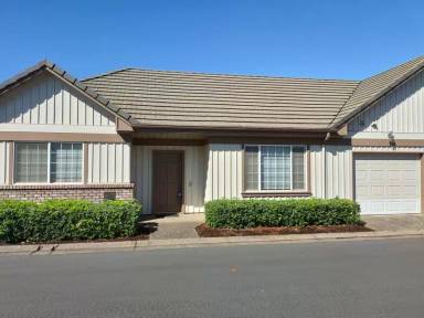 Main picture of 3328 Lake Glenn Dr