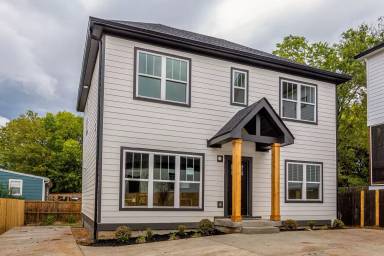 Main picture of 1323B Otay St