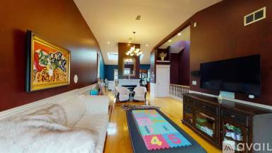 Main picture of 668 E Broadway