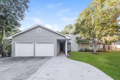 Main picture of 230 Burch Rd