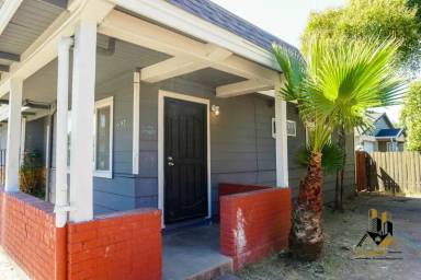 Main picture of 697 Santiago Ave
