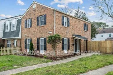 Main picture of 623 Red Horse Ln