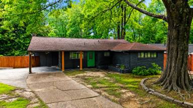 Main picture of 449 Green Acres Rd