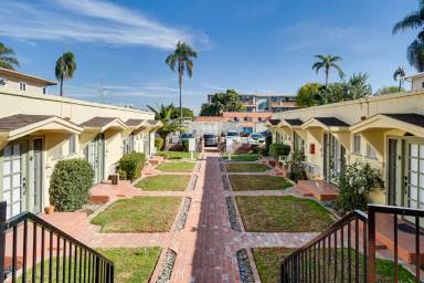 Main picture of 4260 Campus Ave