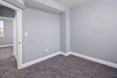 Main picture of 2003 Hollins St