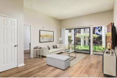 Main picture of 8320 Regents Rd