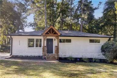 Main picture of 1955 Maple Dr NW