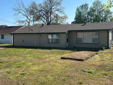 Main picture of 1416 Thompson Dr