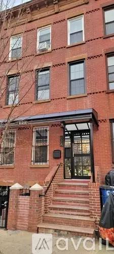 Main picture of 62 Hull St