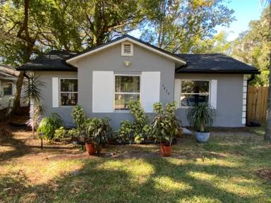 Main picture of 1414 Warwick Pl