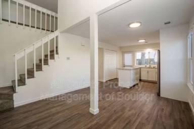 Main picture of 33 Benthaven Pl